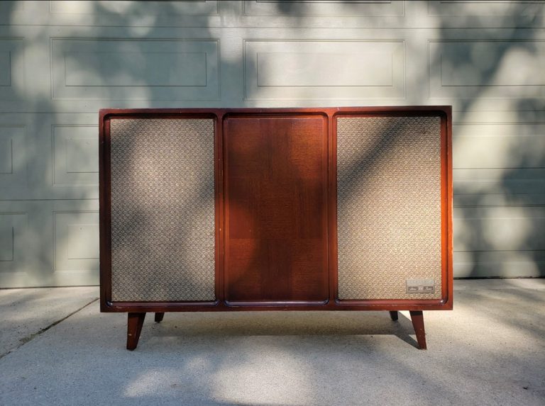 Zenith Stereophonic High Fidelity FM Radio Console Detroit Picked